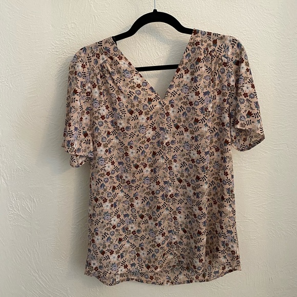 Blush Floral Blouse - Picture 2 of 4